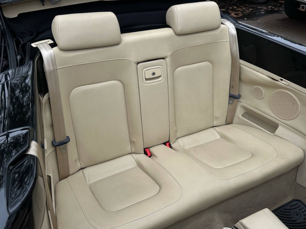 2008 Volkswagen Beetle Image 12