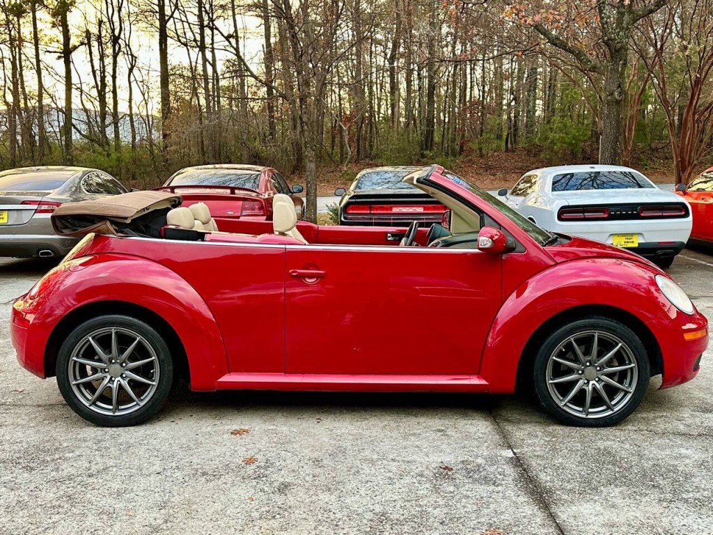 2009 Volkswagen Beetle Image 7