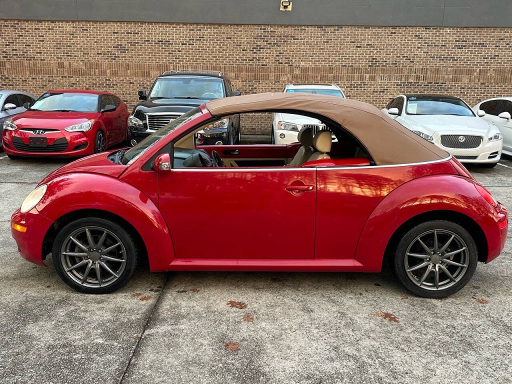 2009 Volkswagen Beetle Image 8