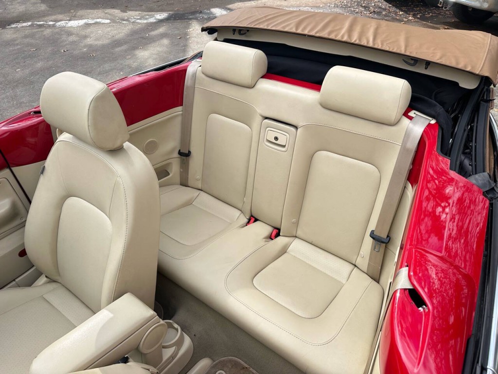 2009 Volkswagen Beetle Image 12