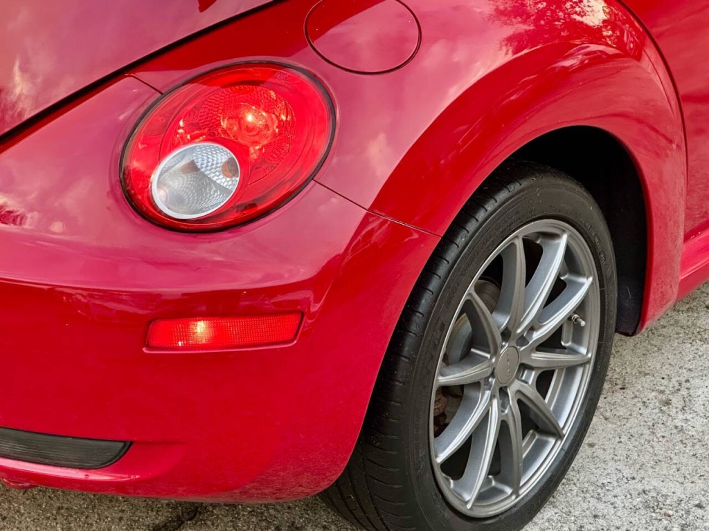 2009 Volkswagen Beetle Image 15