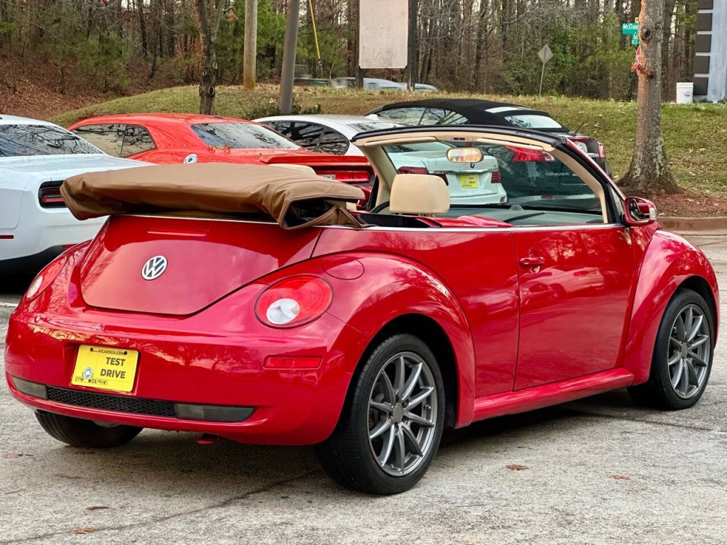 2009 Volkswagen Beetle Image 16