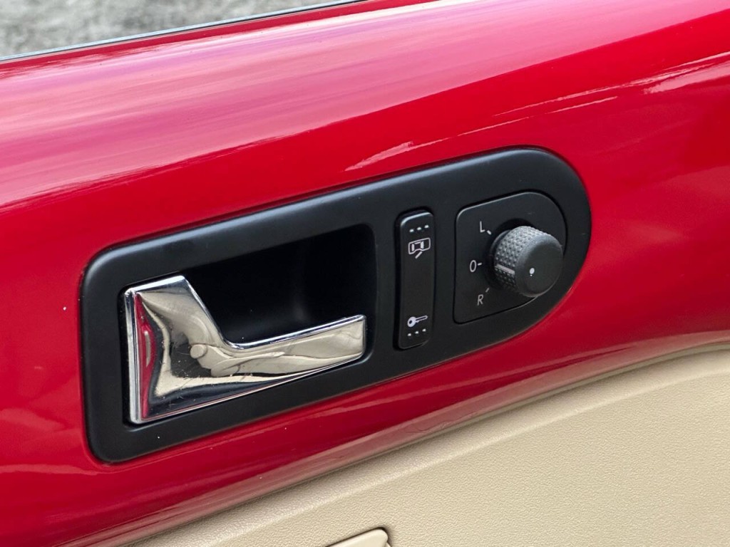 2009 Volkswagen Beetle Image 19