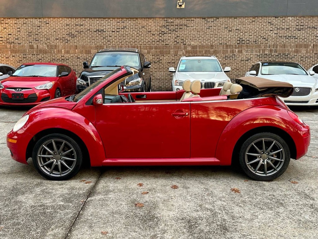 2009 Volkswagen Beetle Image 24