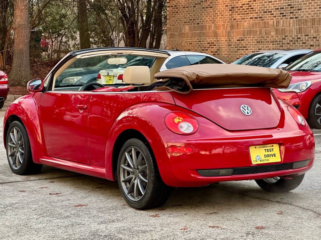 2009 Volkswagen Beetle Image 26