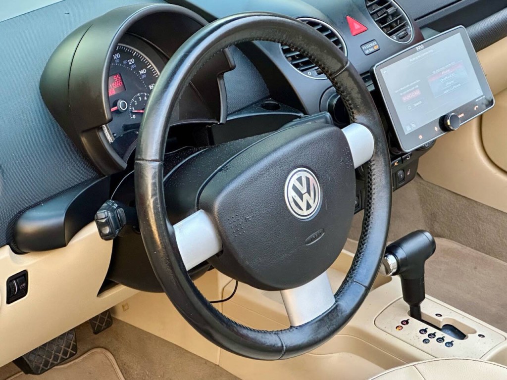 2009 Volkswagen Beetle Image 30