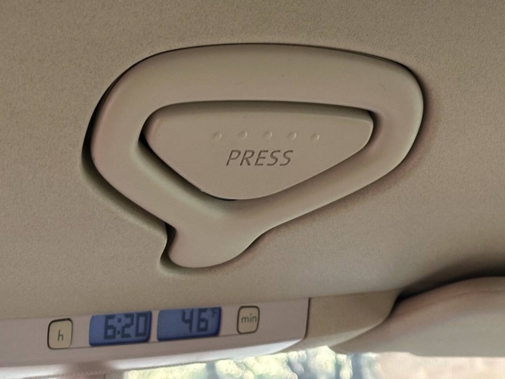 2009 Volkswagen Beetle Image 32