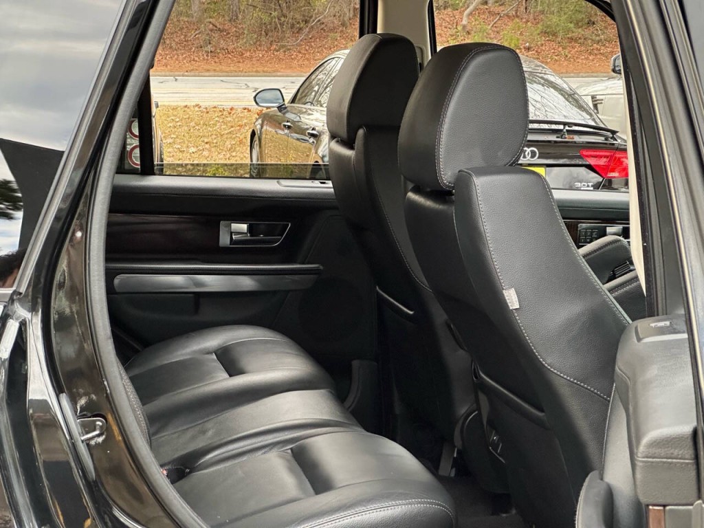 2011 Land Rover Range Rover Sport Image 4