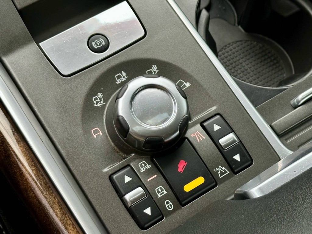 2011 Land Rover Range Rover Sport Image 17