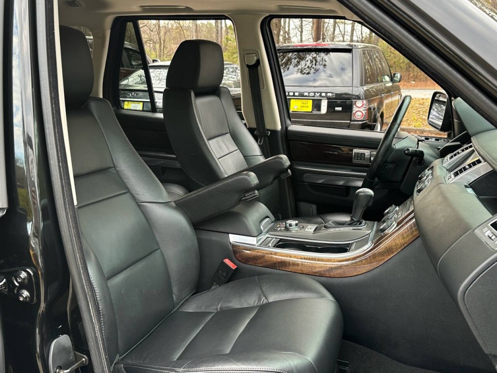 2011 Land Rover Range Rover Sport Image 22