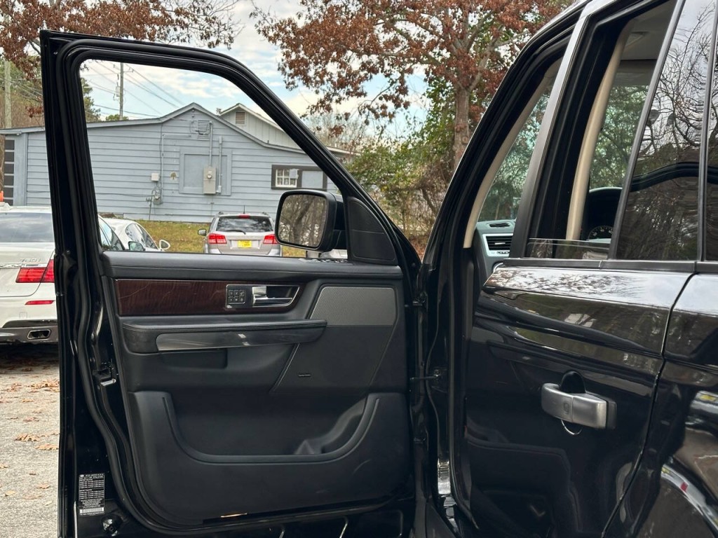 2011 Land Rover Range Rover Sport Image 25