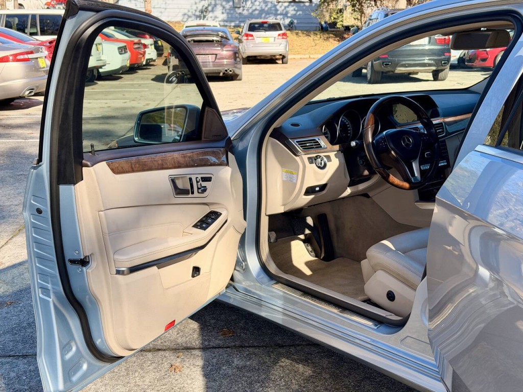 2014 Mercedes-Benz E-Class Image 5