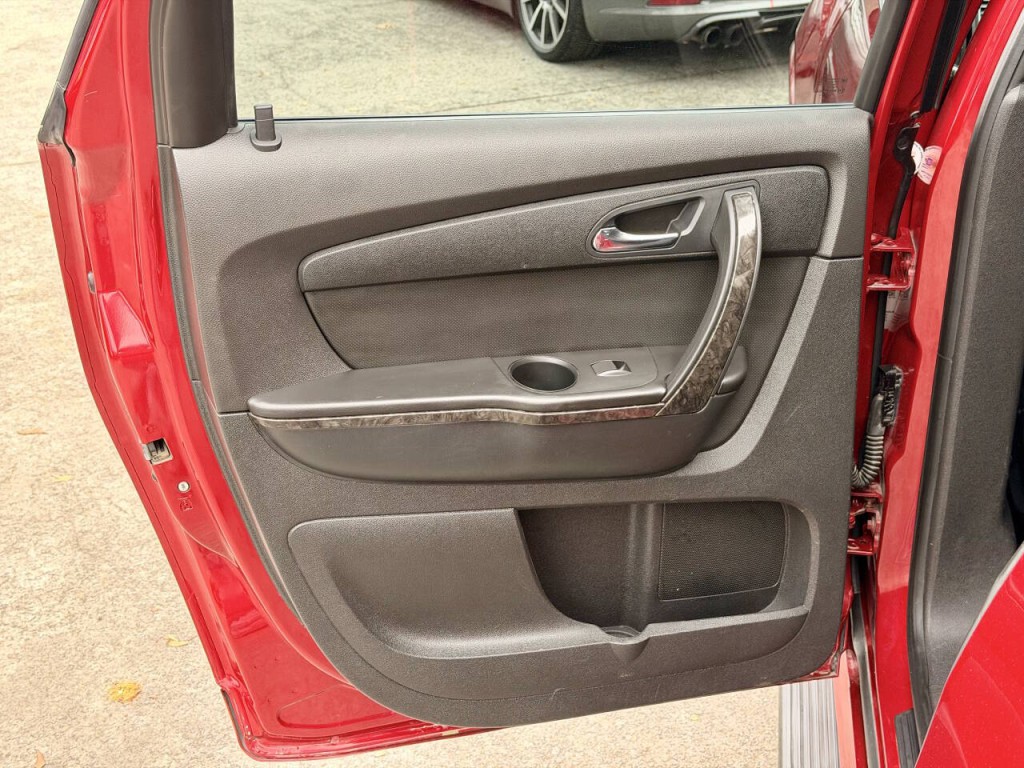 2012 GMC Acadia Image 27