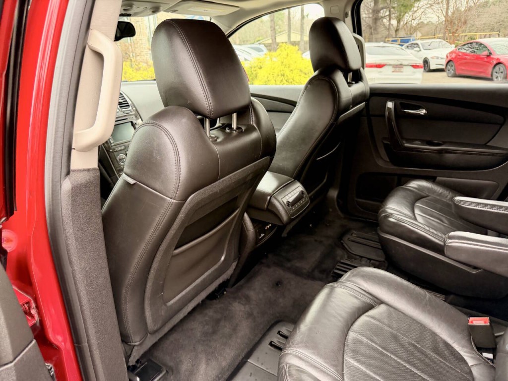 2012 GMC Acadia Image 30