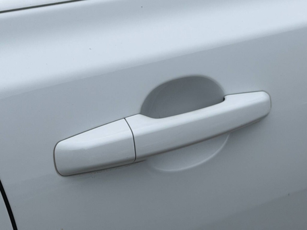 2016 Jaguar XF Image 22