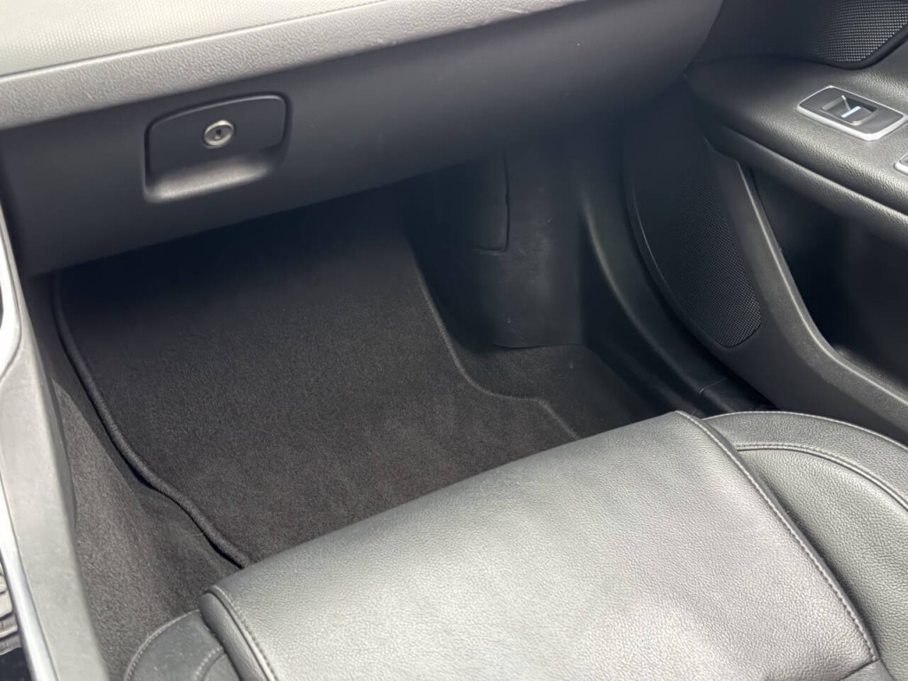 2016 Jaguar XF Image 55