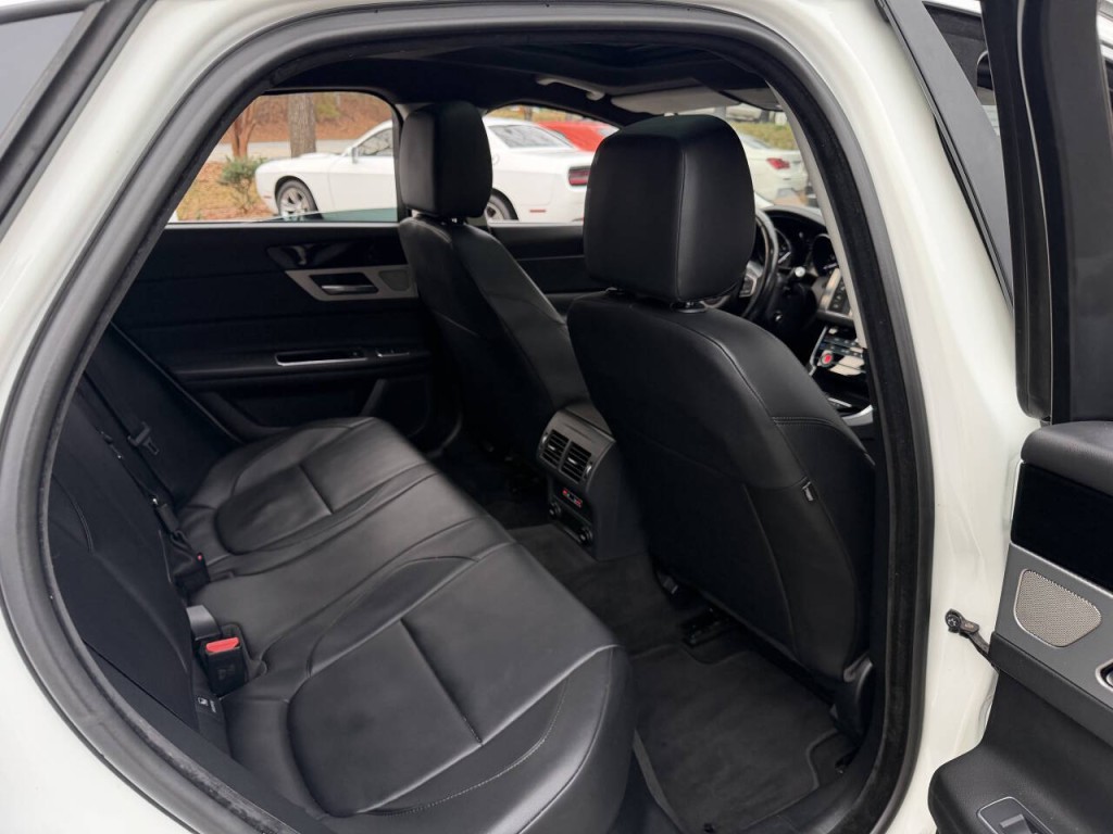 2016 Jaguar XF Image 61