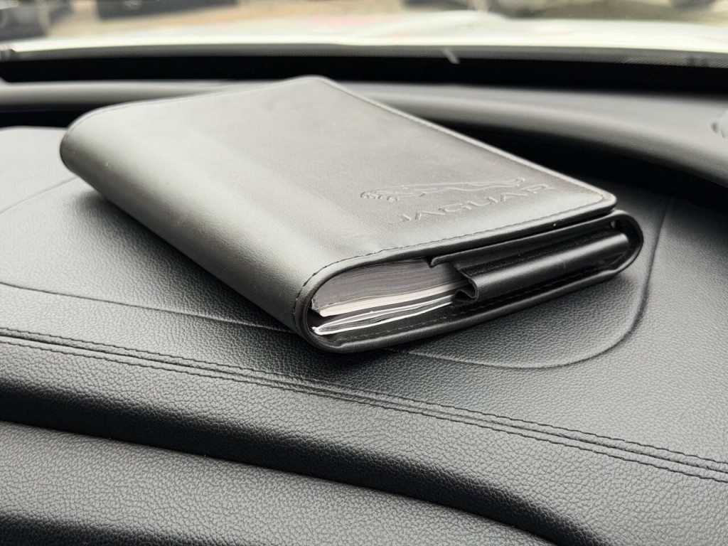 2016 Jaguar XF Image 65