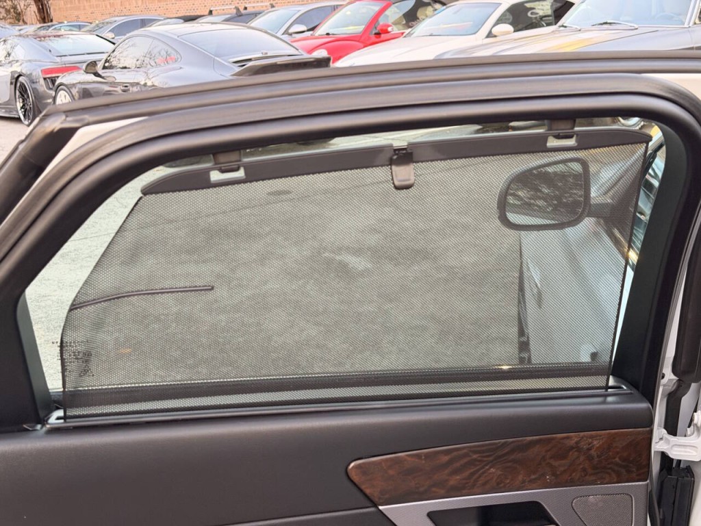 2016 Jaguar XF Image 19