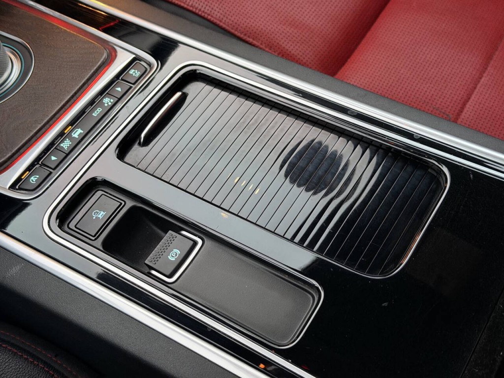 2016 Jaguar XF Image 59