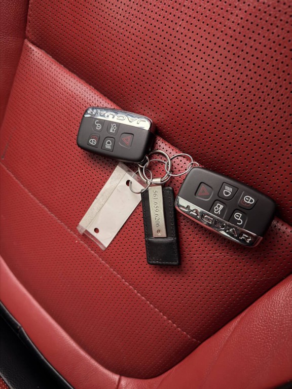 2016 Jaguar XF Image 63