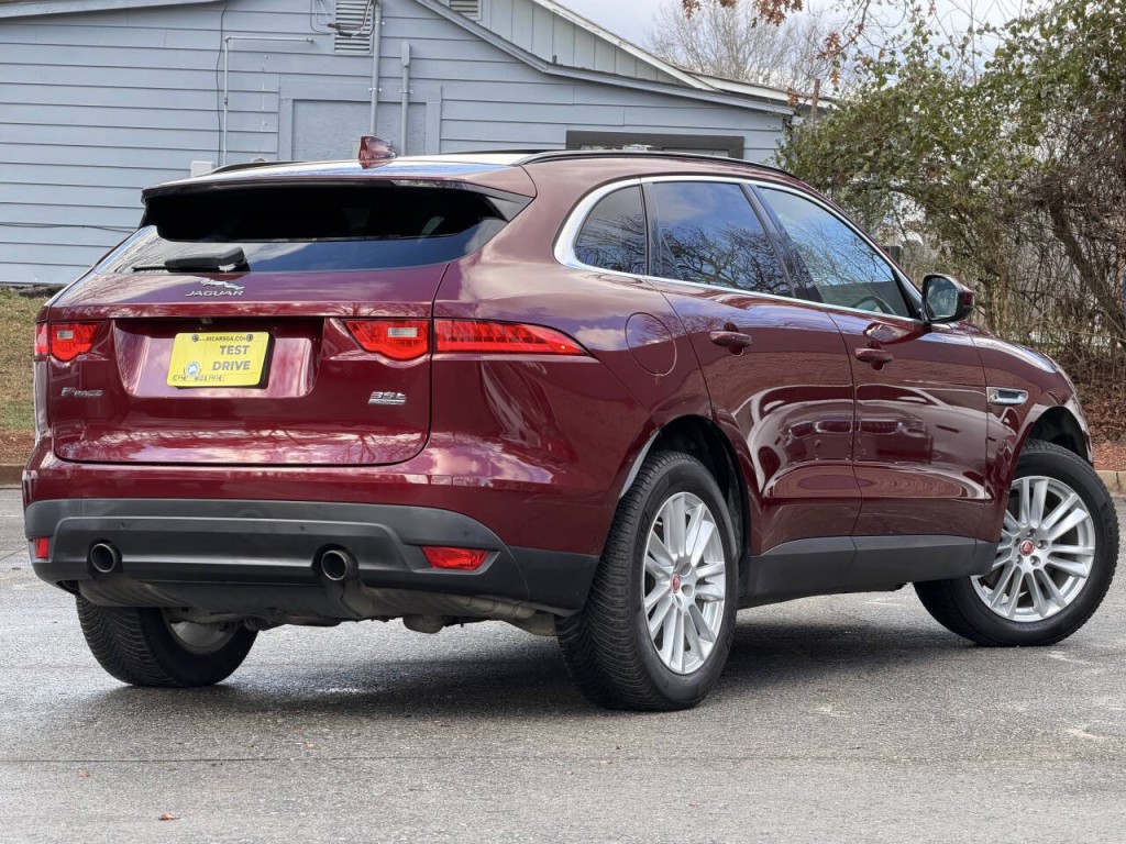 2017 Jaguar F-PACE Image 5