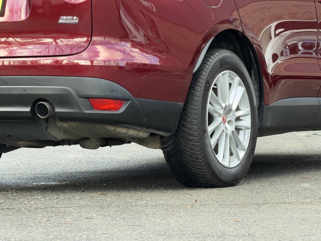 2017 Jaguar F-PACE Image 6