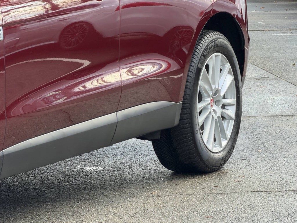 2017 Jaguar F-PACE Image 7