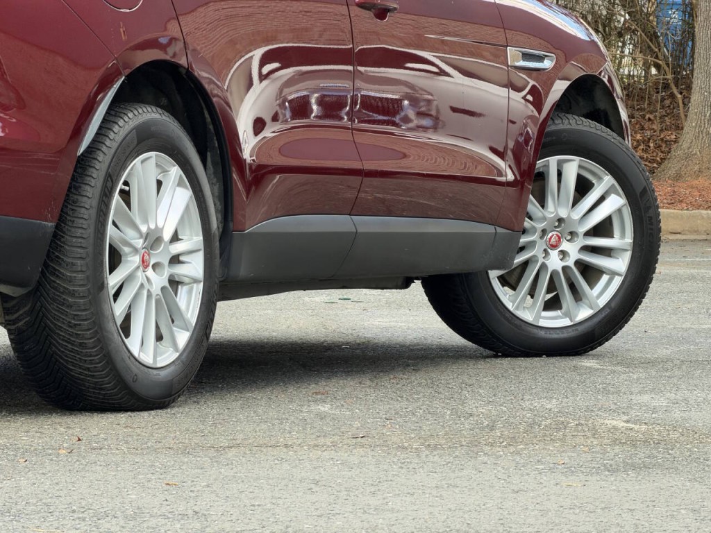 2017 Jaguar F-PACE Image 8