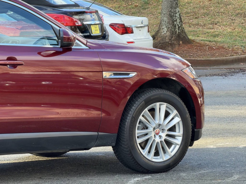 2017 Jaguar F-PACE Image 15