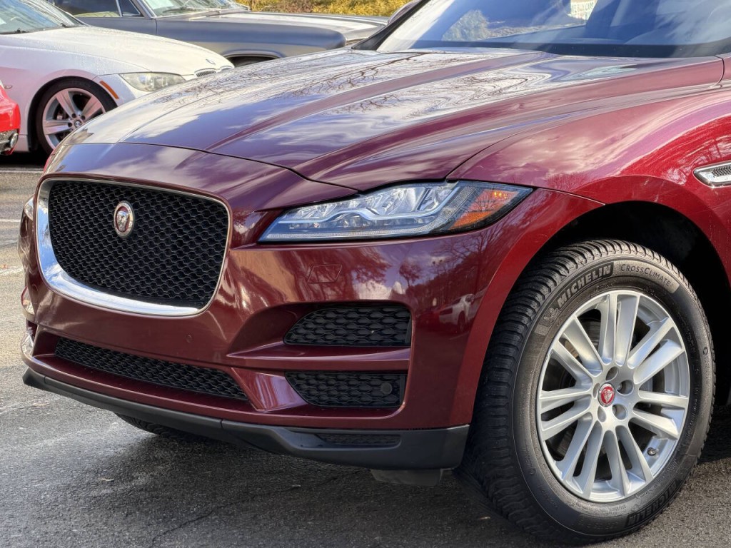 2017 Jaguar F-PACE Image 22