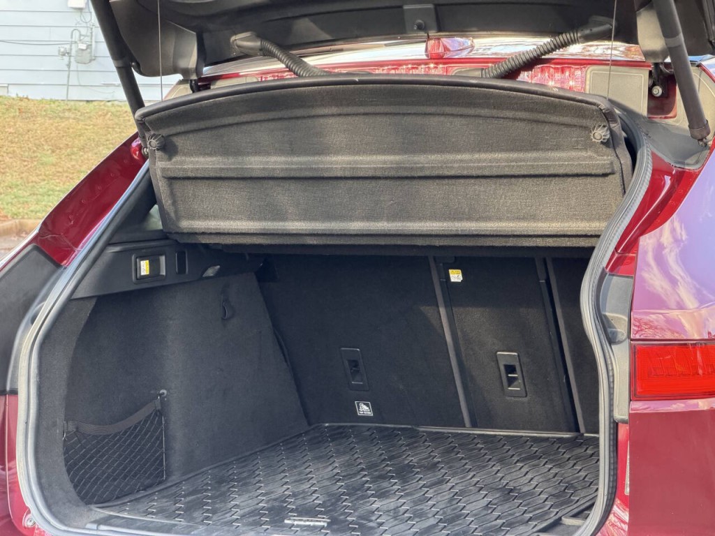 2017 Jaguar F-PACE Image 27