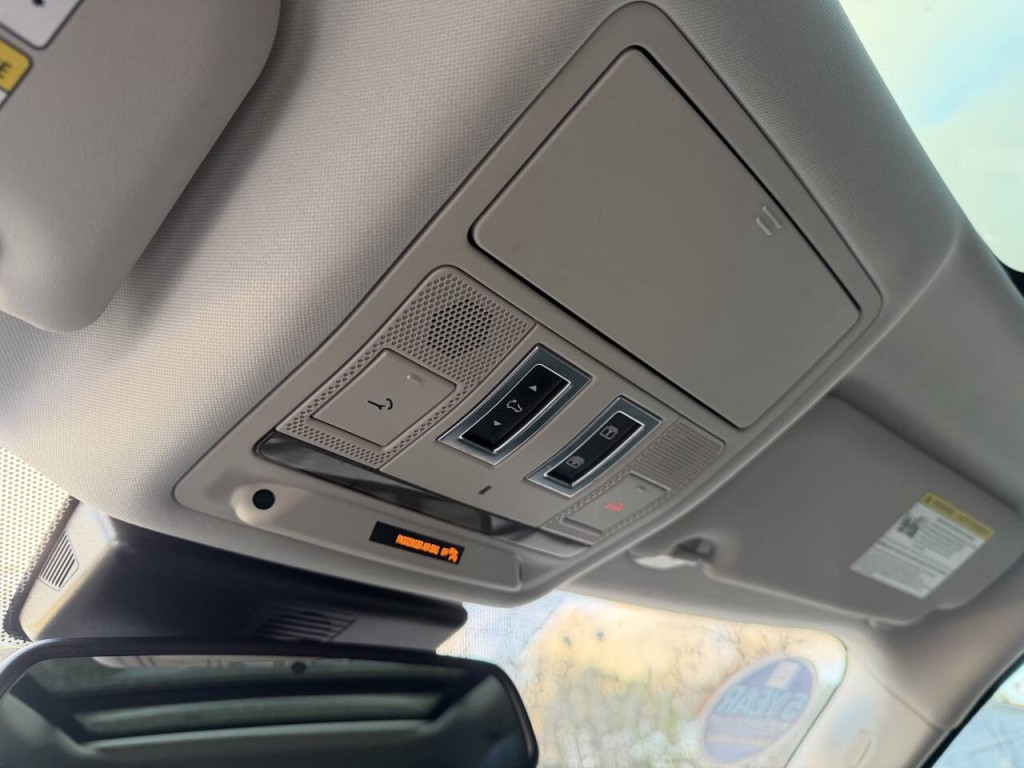 2017 Jaguar F-PACE Image 51