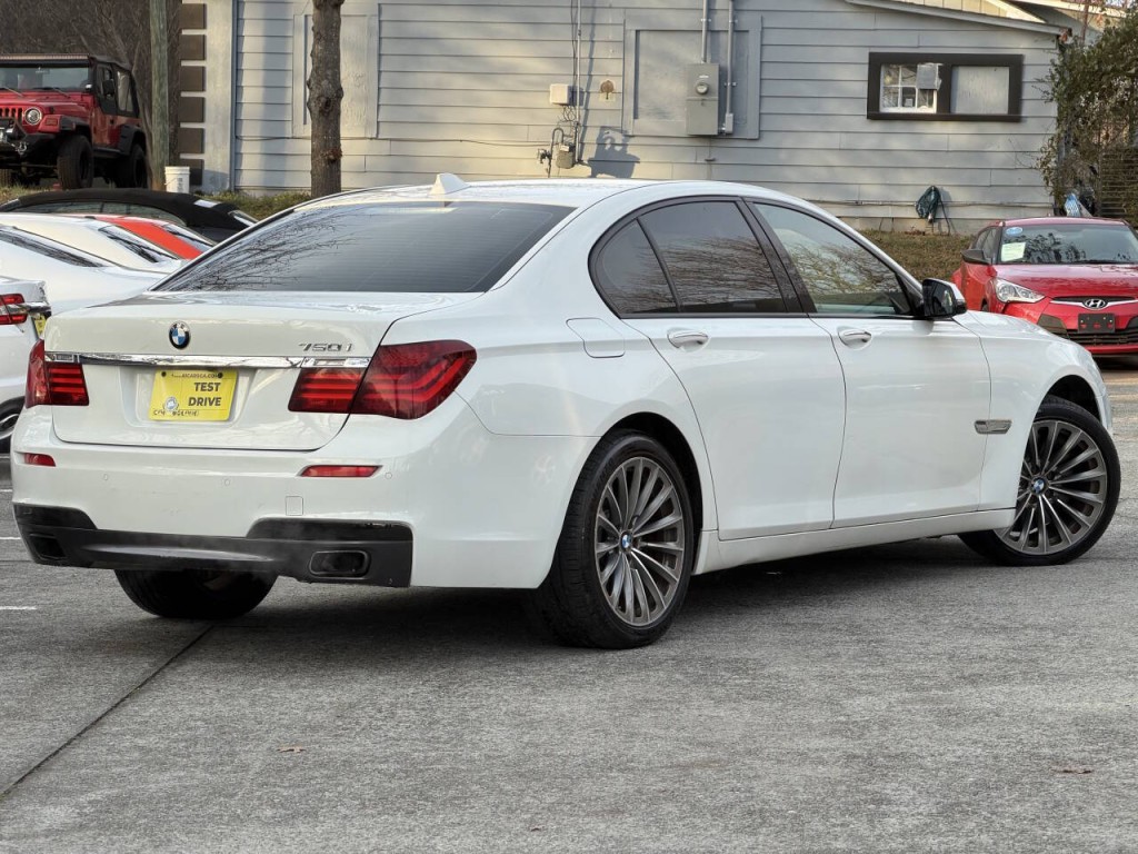 2013 BMW 7 Series Image 3