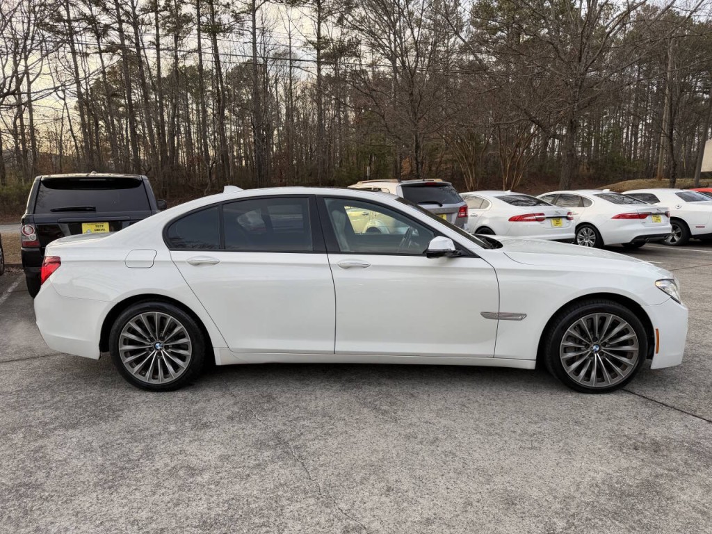 2013 BMW 7 Series Image 5