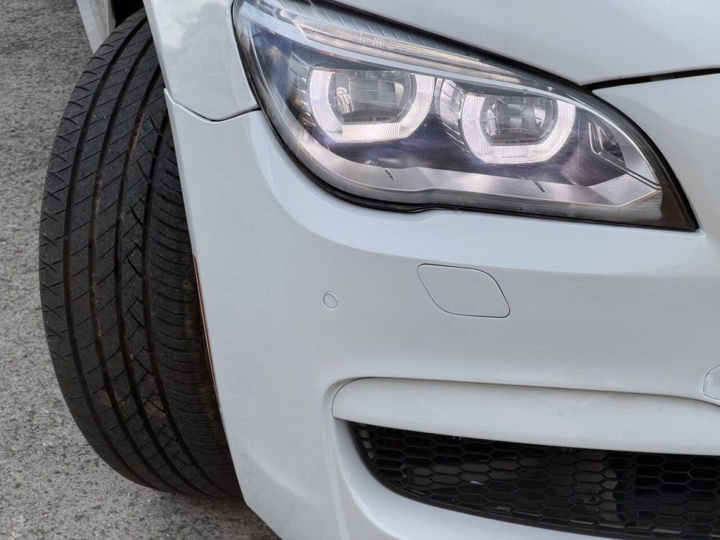 2013 BMW 7 Series Image 8