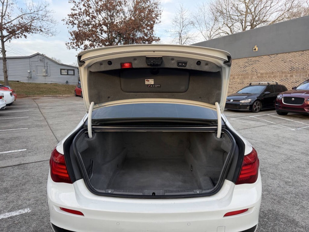 2013 BMW 7 Series Image 20