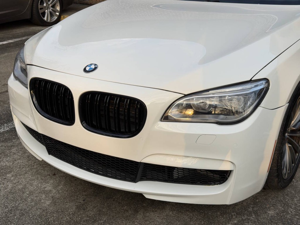 2013 BMW 7 Series Image 35