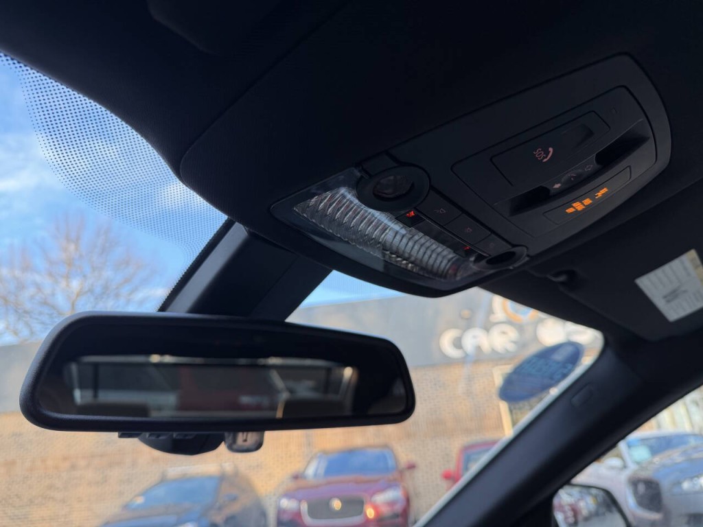 2013 BMW 7 Series Image 40