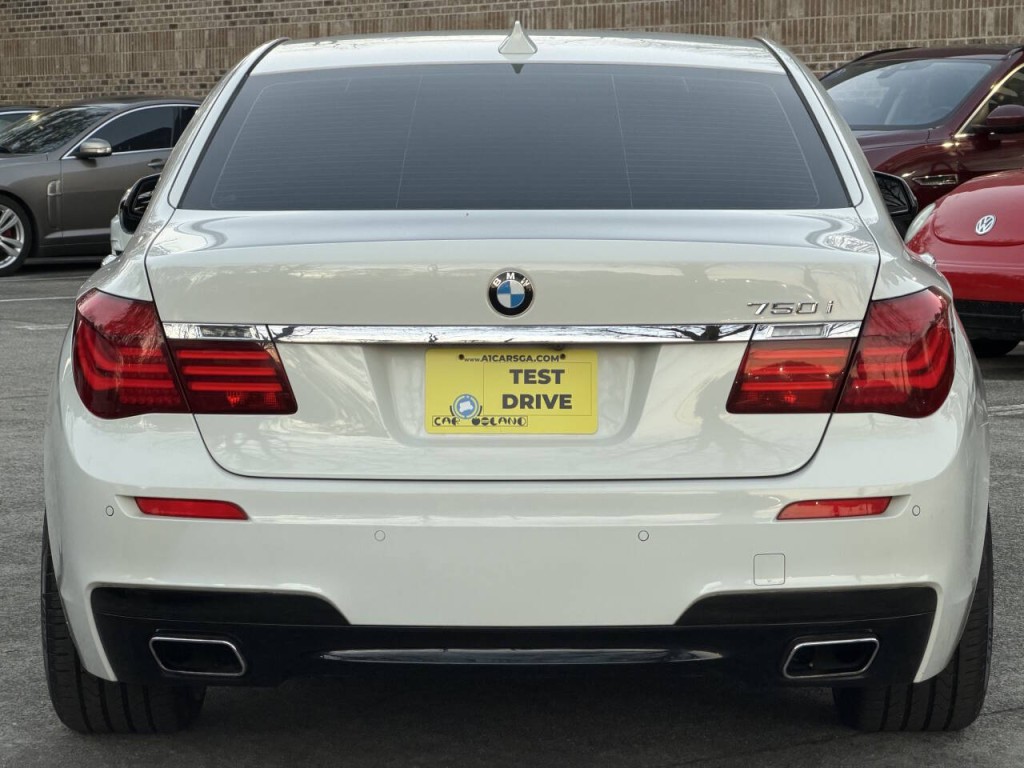 2013 BMW 7 Series Image 4