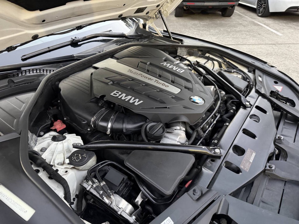 2013 BMW 7 Series Image 5