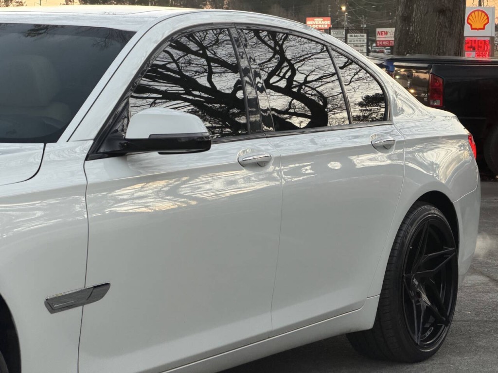 2013 BMW 7 Series Image 6