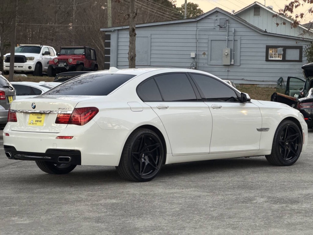 2013 BMW 7 Series Image 9