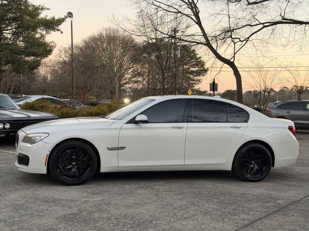 2013 BMW 7 Series Image 10