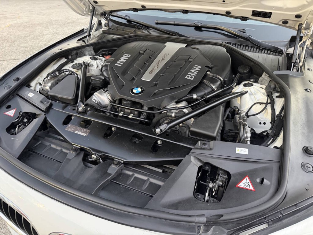 2013 BMW 7 Series Image 38
