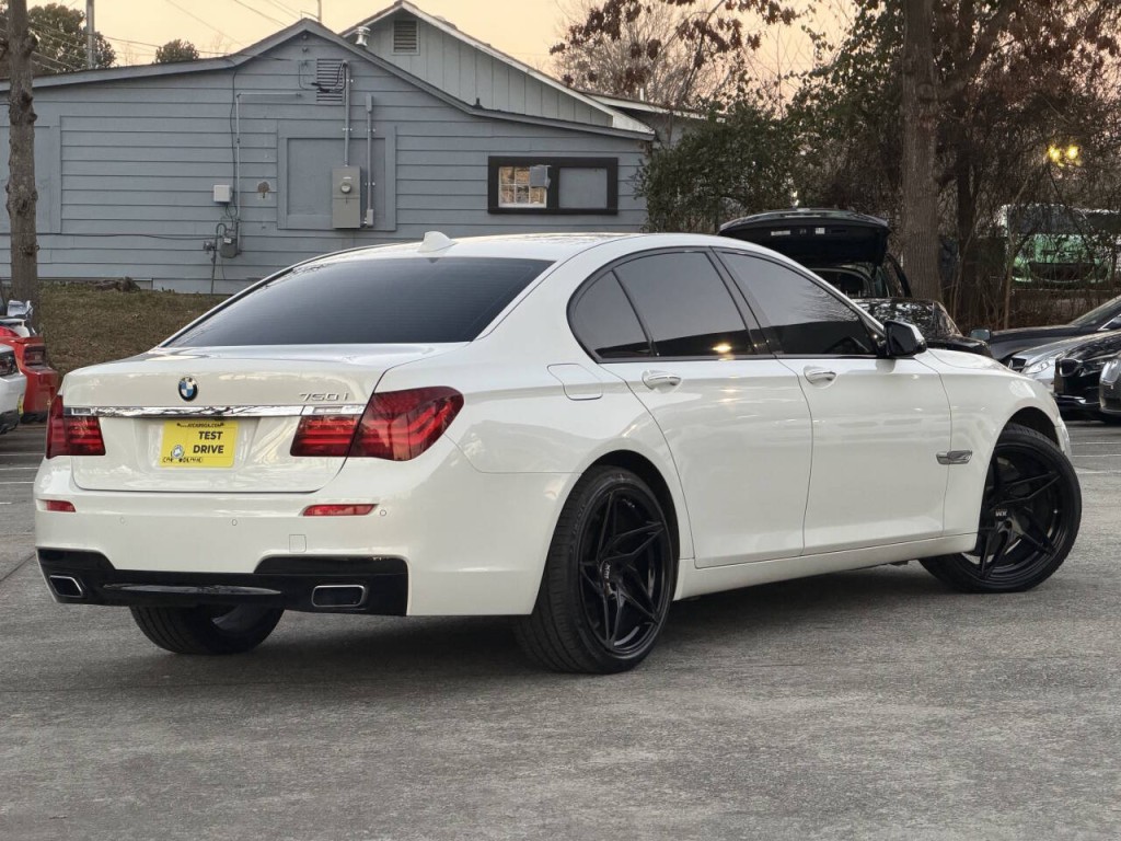 2013 BMW 7 Series Image 40