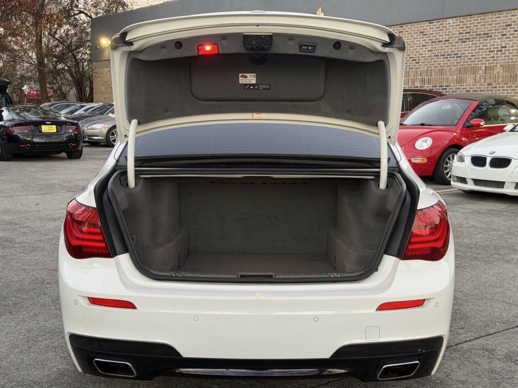 2013 BMW 7 Series Image 49