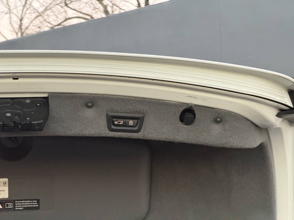 2013 BMW 7 Series Image 50