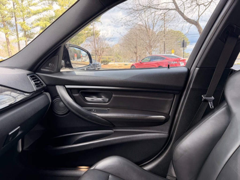 2017 BMW M3 Image 33