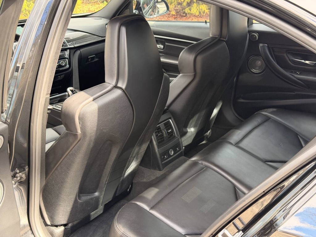 2017 BMW M3 Image 36